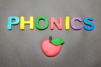 英語発音の上達はフォニックスだけで十分？メリットと注意点をご紹介